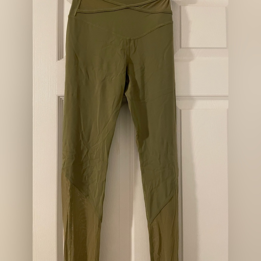 Lululemon leggings w/ mesh, bronze green, size 4